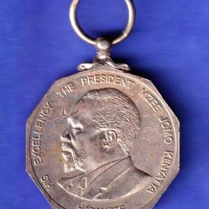 Medal : the president mzee jomo Harambee Republic of Kenya 12 december 1963 SK369