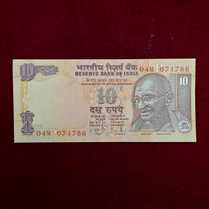 10 Rupees 2012 D.Subbarao Holy No 786 Banknote (04M 071786)