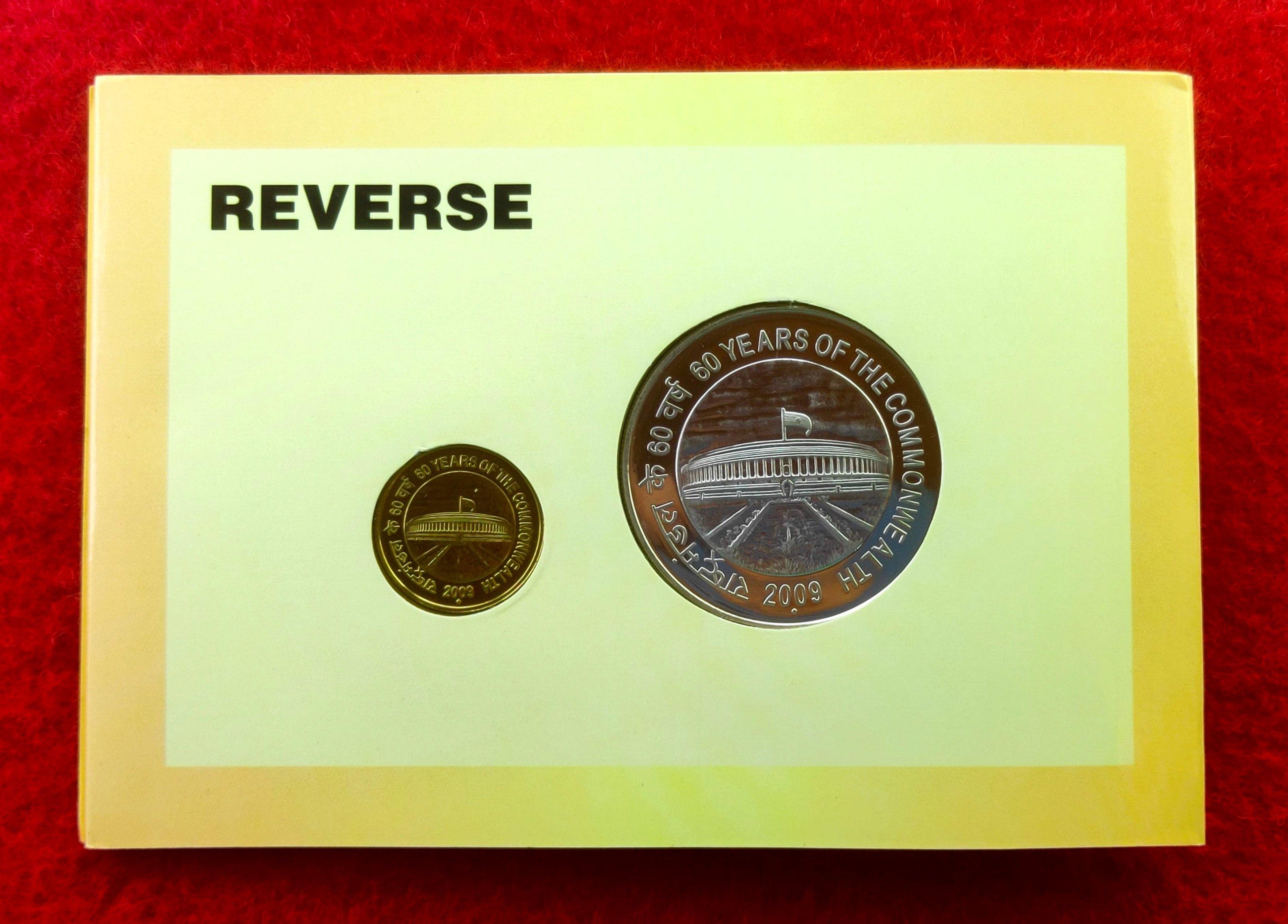 2009 - 60 Years of the Commonwealth UNC 2 Coins Set (Rs.100, Rs.5)