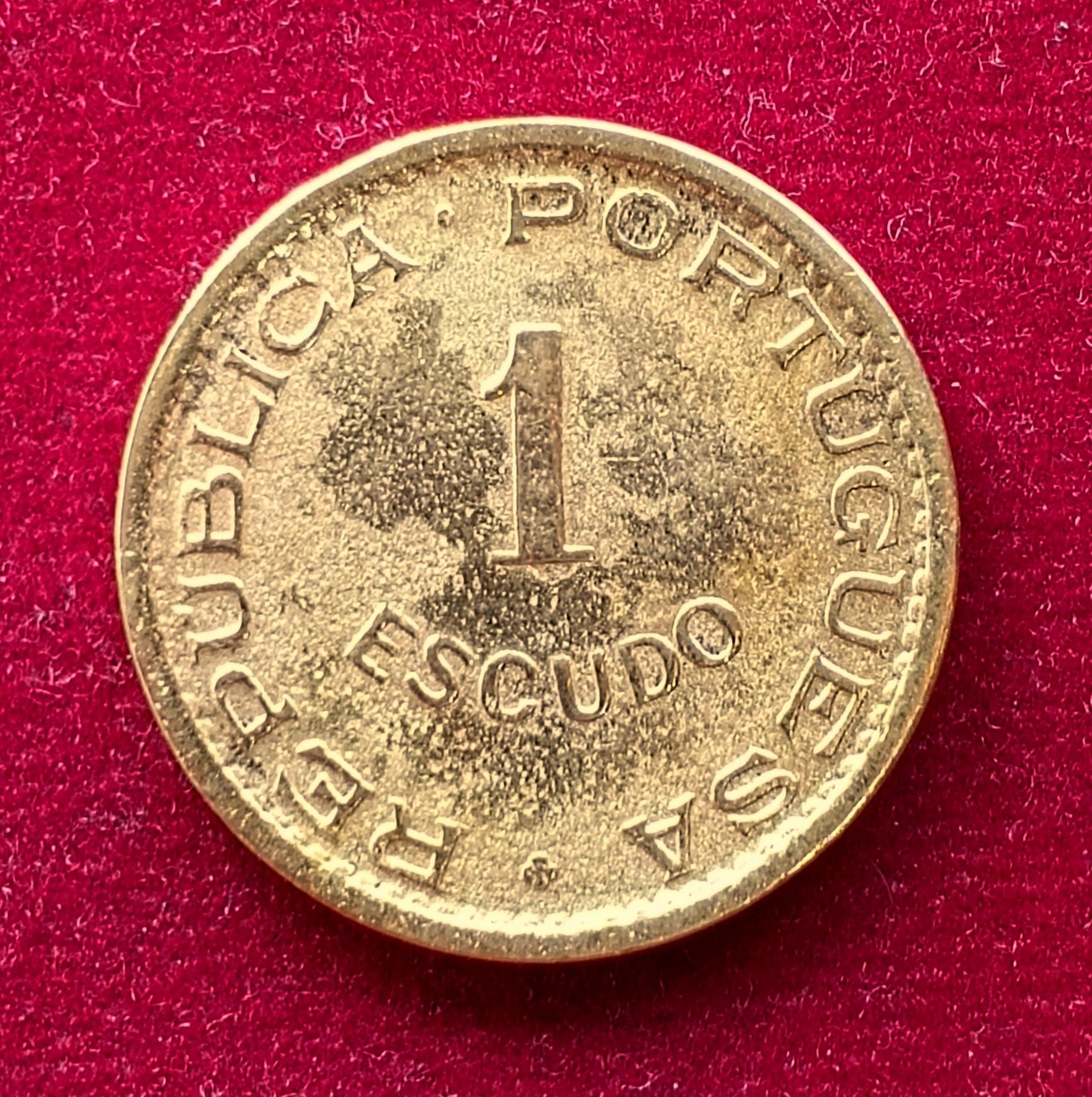 Angola 1 Escudo 1965 Coin