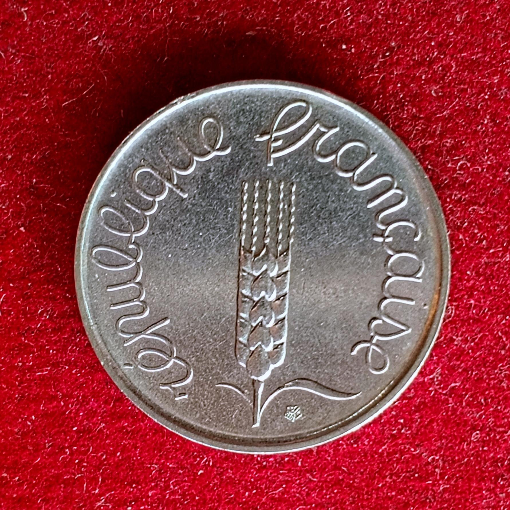 France 5 Centimes 5th republic 1962 Coin