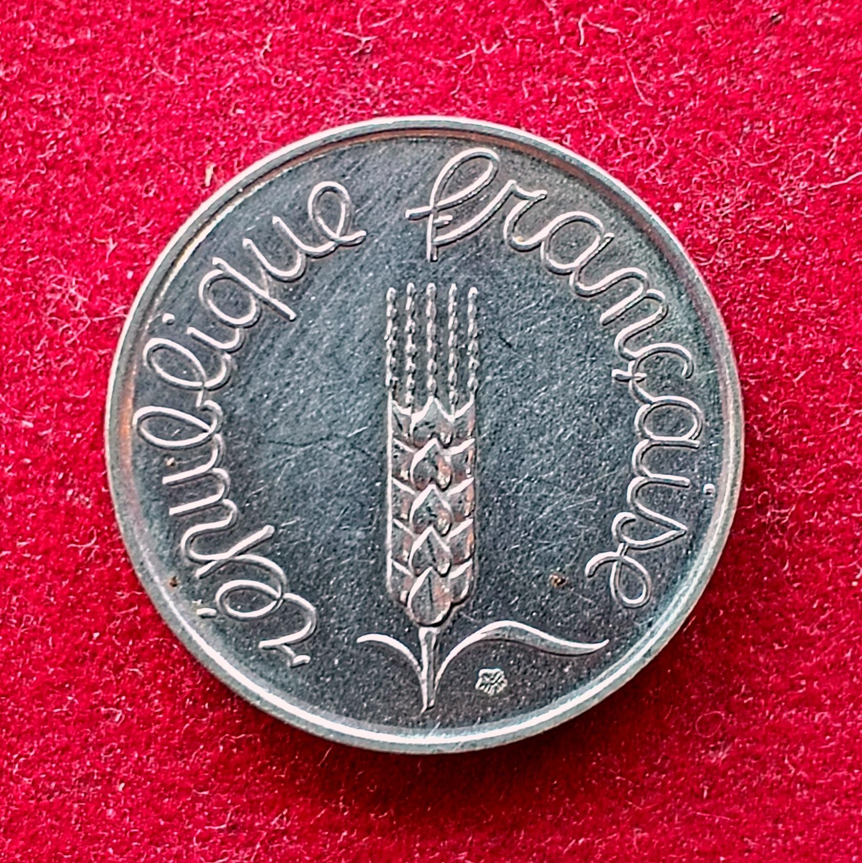 France 5 Centimes 5th republic 1962 Coin