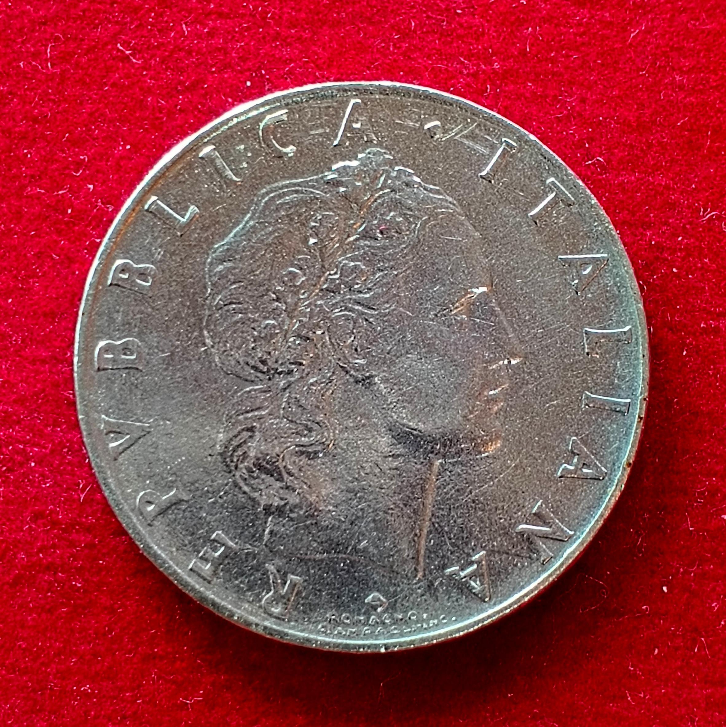 Italy 50 Lire 1965 Coin (Small Type)