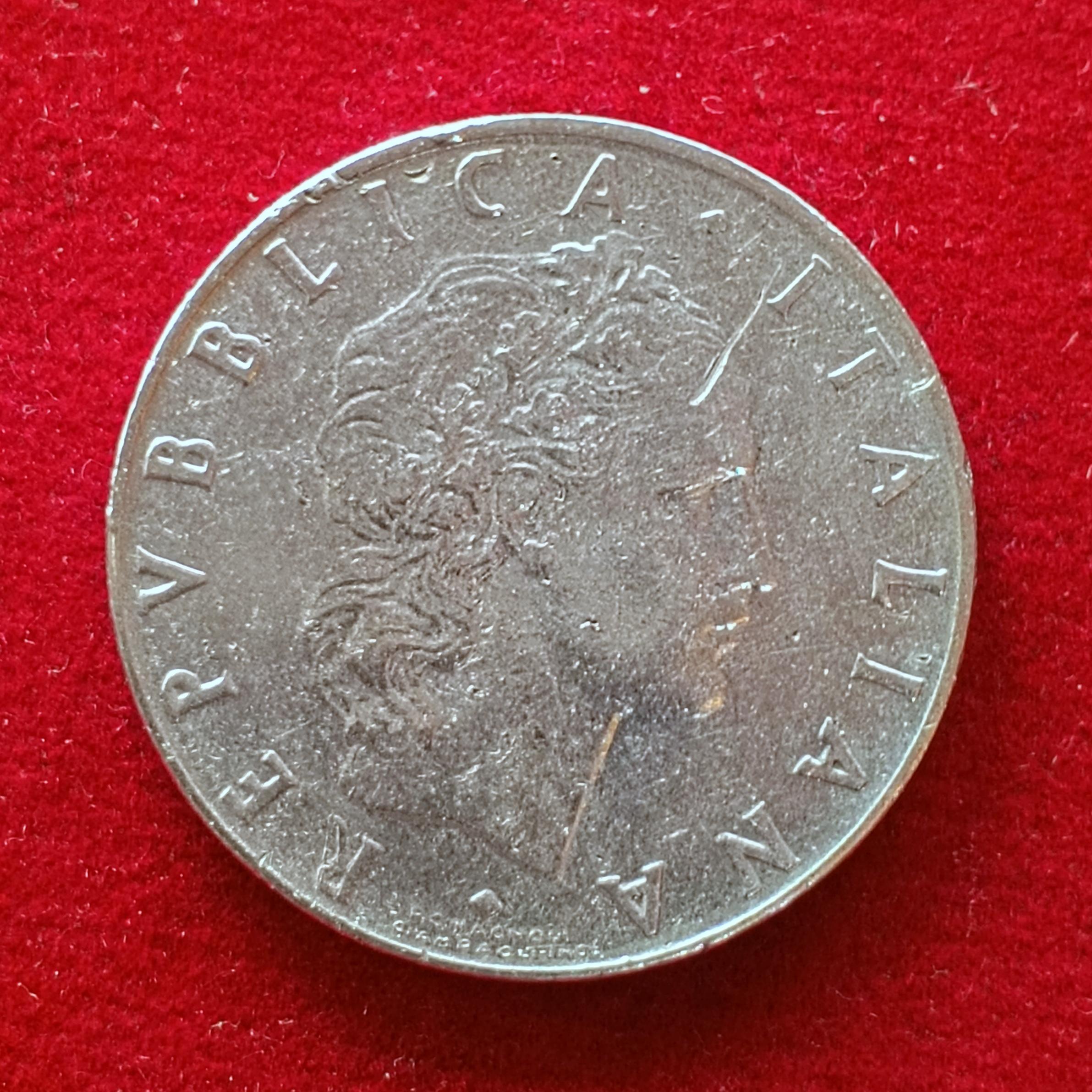 Italy 50 Lire 1967 Coin (Small Type)