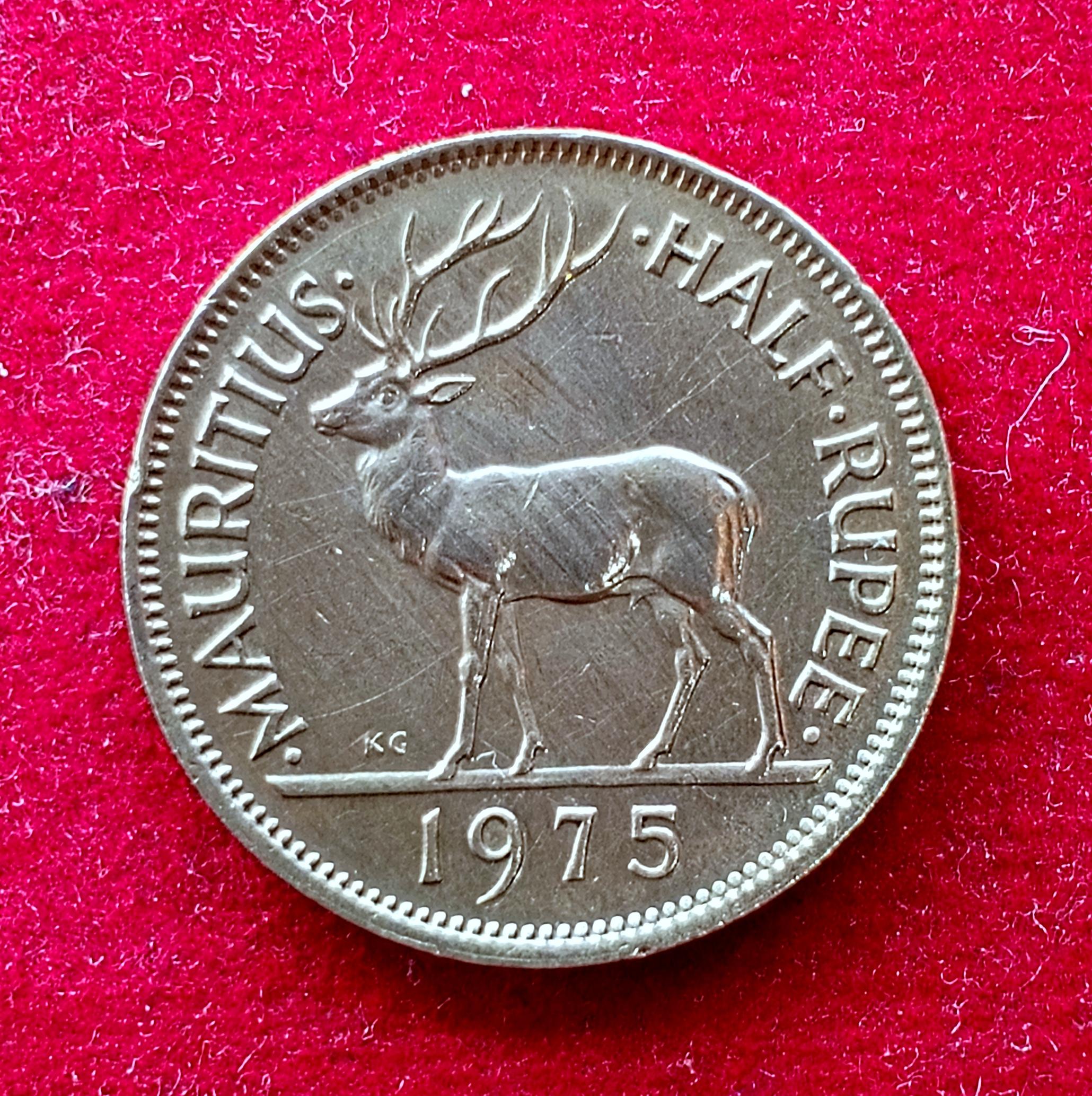 Mauritius (1/2) Half Rupee Elizabeth I 1975 Coin