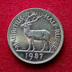 Mauritius (1/2) Half Rupee Elizabeth I 1987 Coin