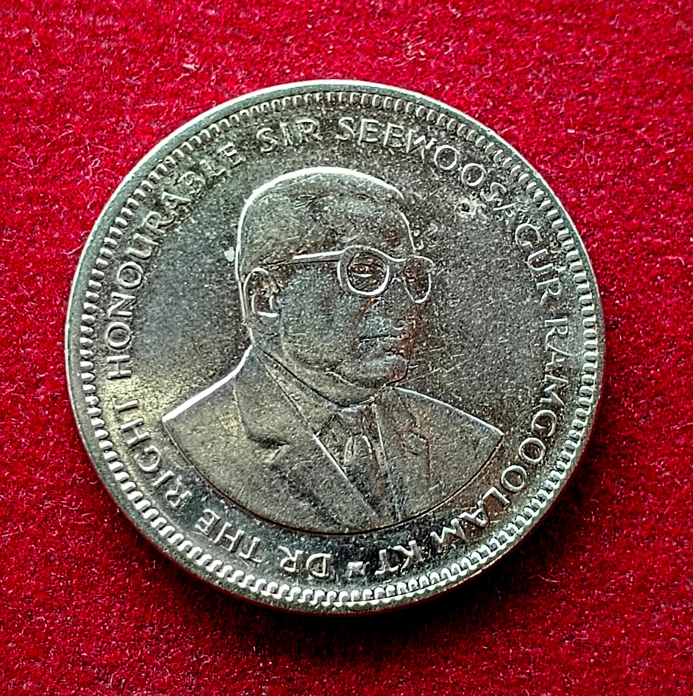 Mauritius (1/2) Half Rupee Elizabeth I 1987 Coin