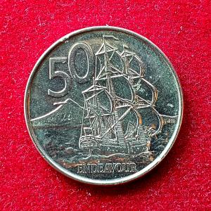 New Zealand 50 Cents - Elizabeth II 2006 Coin (Diameter - 24.75 mm)