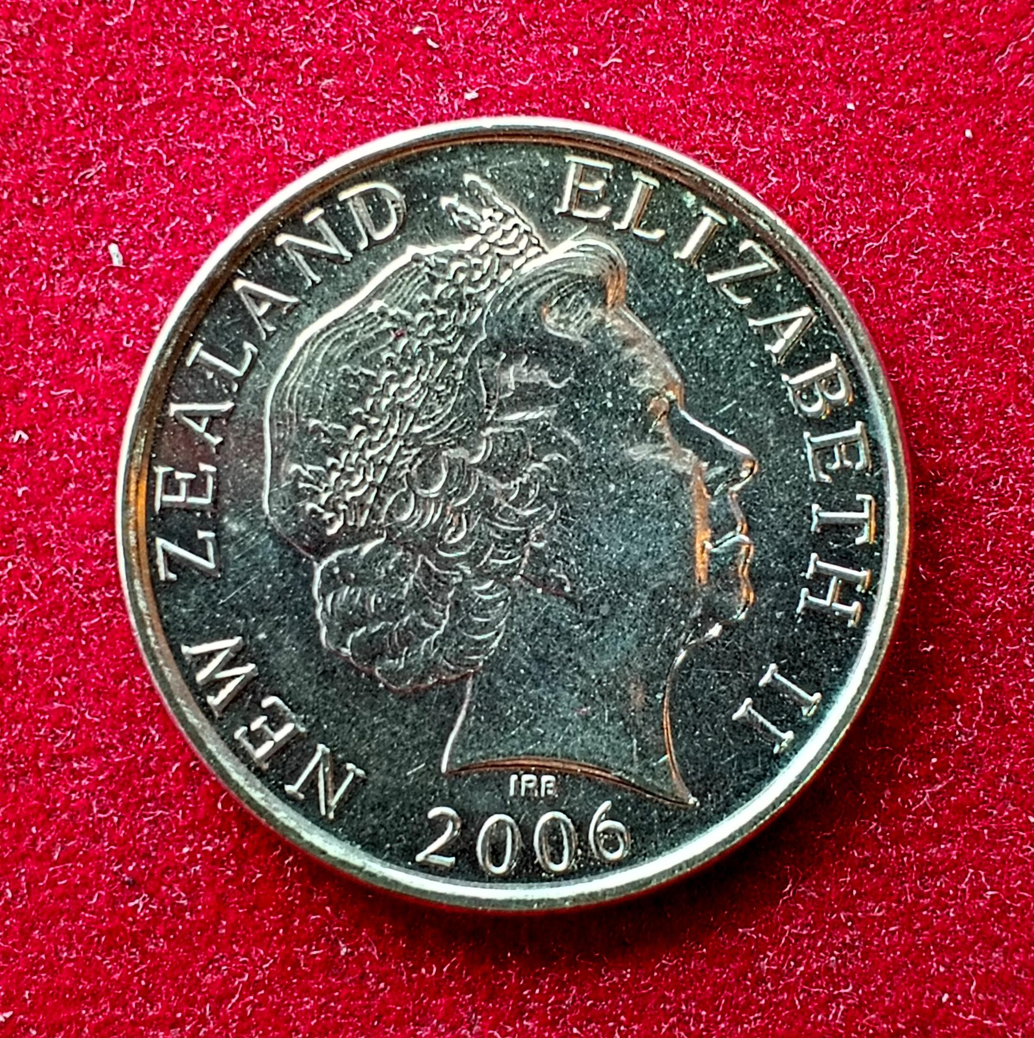 New Zealand 50 Cents - Elizabeth II 2006 Coin (Diameter - 24.75 mm)