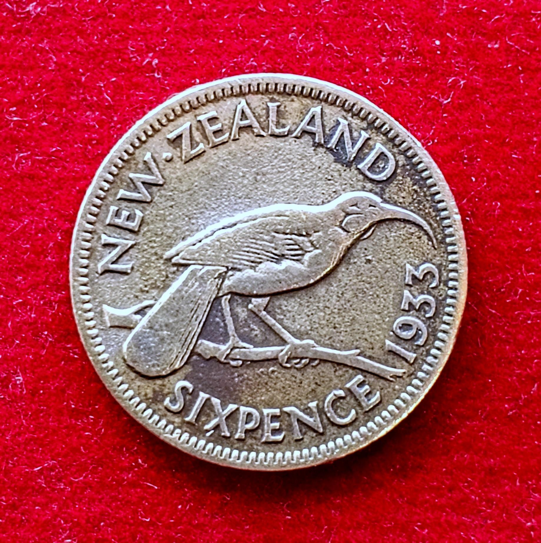 New Zealand 6 Pence - George V 1933 Silver Coin