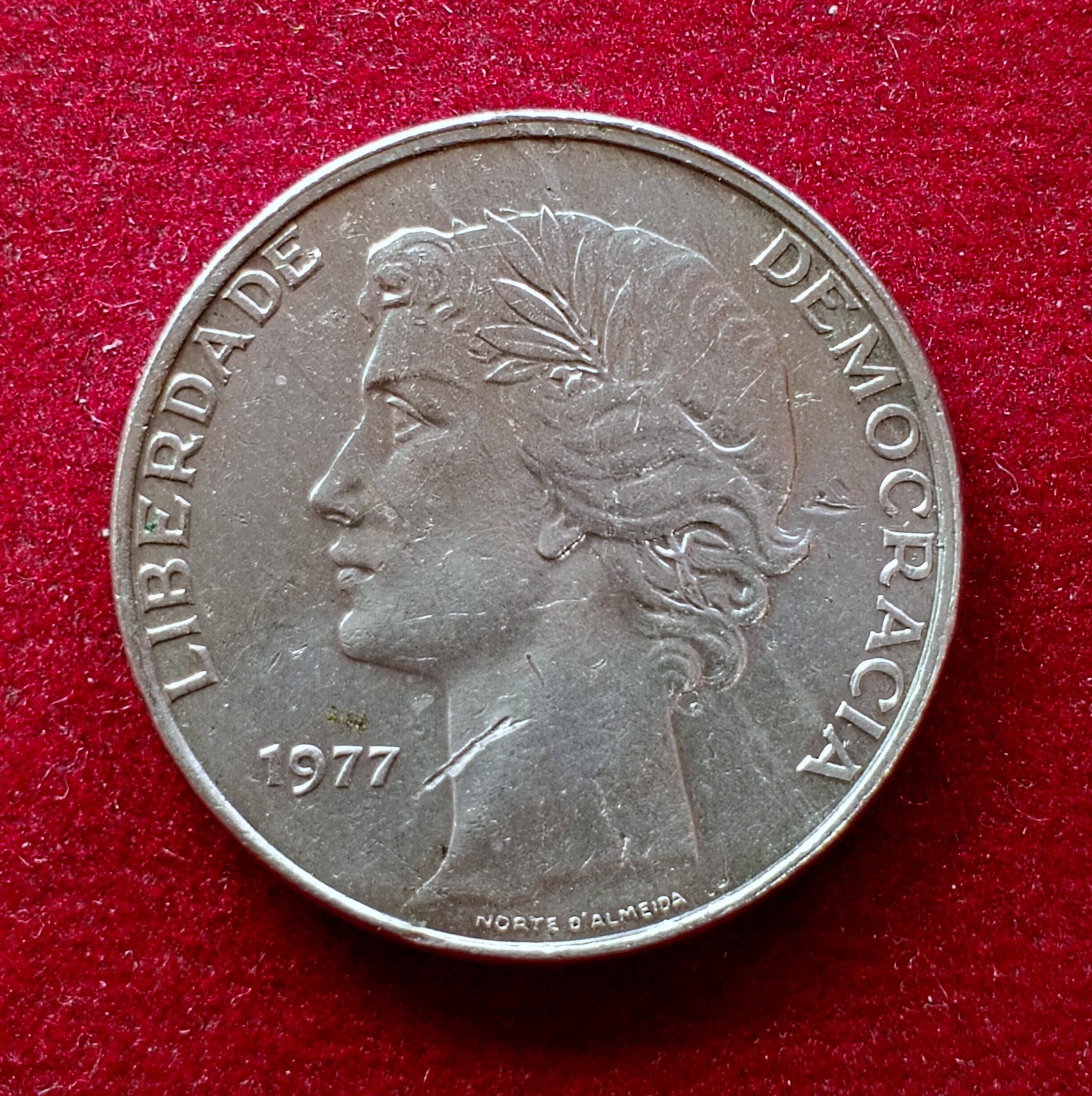 Portugal 25 Escudos 1977 Coin