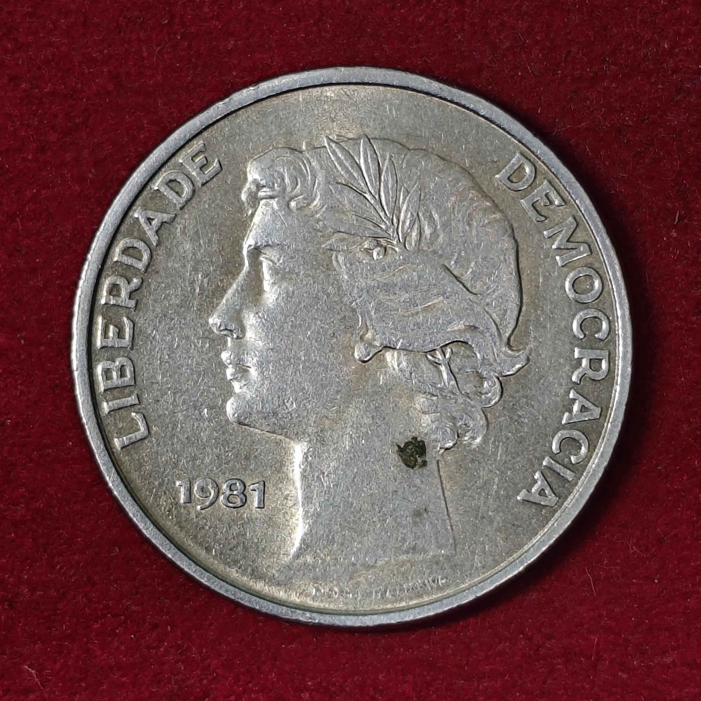 Portugal 25 Escudos 1981 Coin