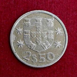 Portugal 2.50 Escudos 1981 Coin