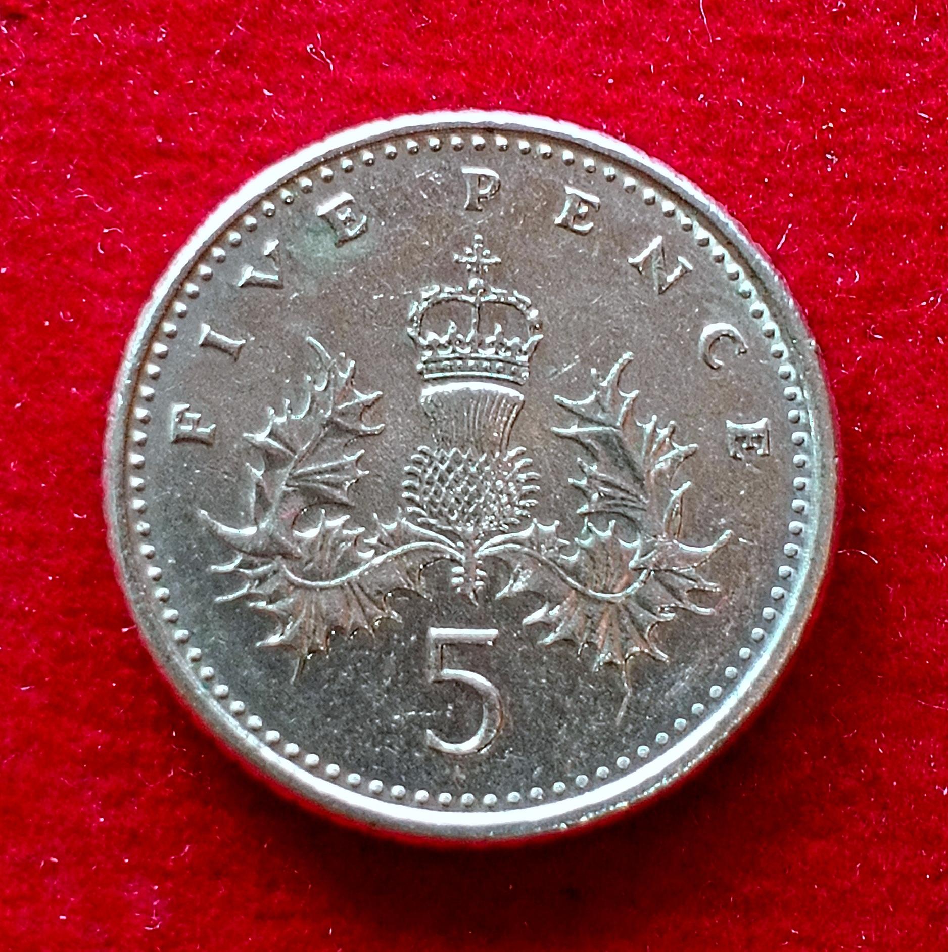 United Kingdom 5 Pence – Elizabeth II 3rd portrait; small type 1991 Coin