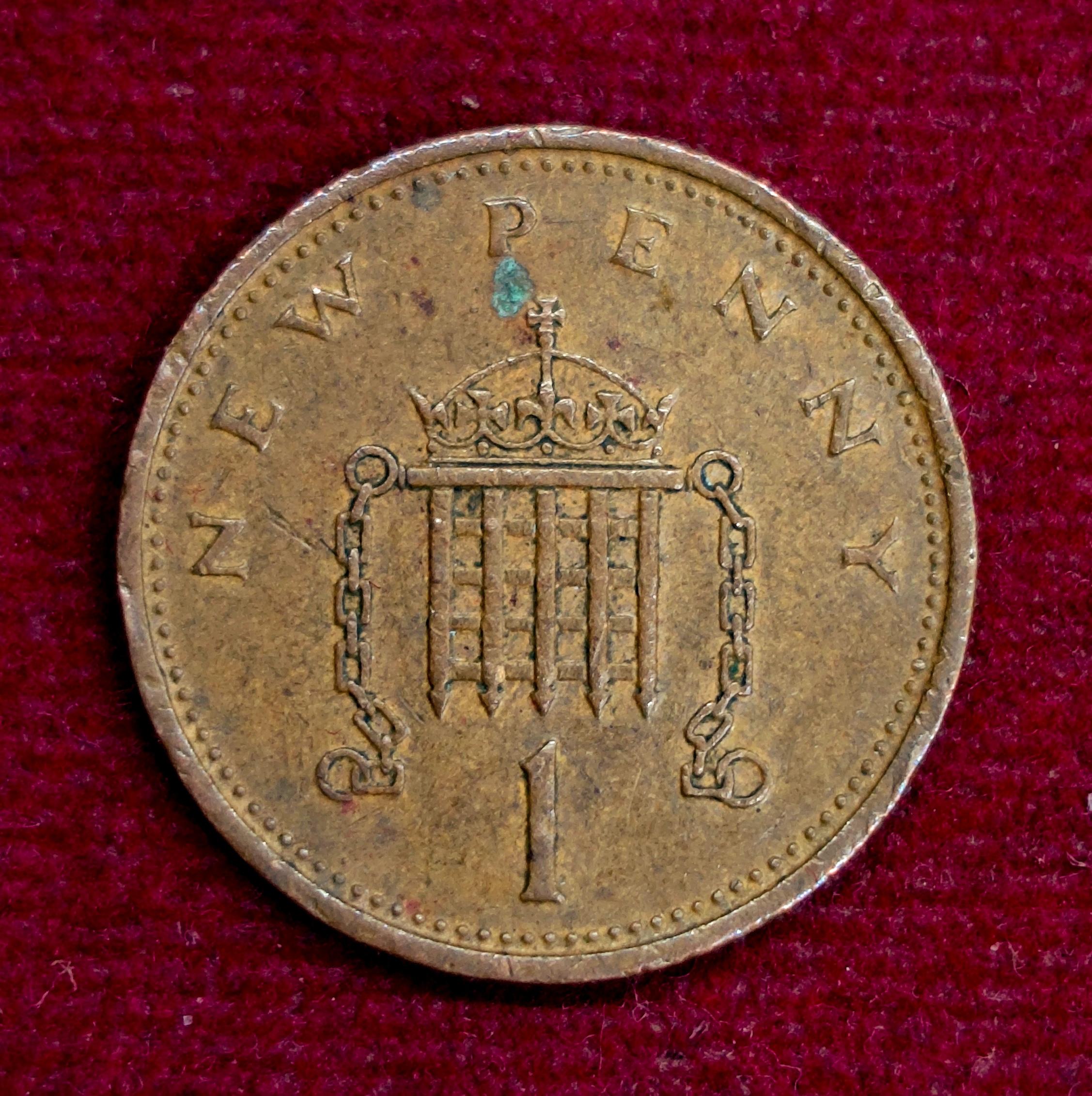 United Kingdom (UK) 1 New Penny Elizabeth II 1975 Coin
