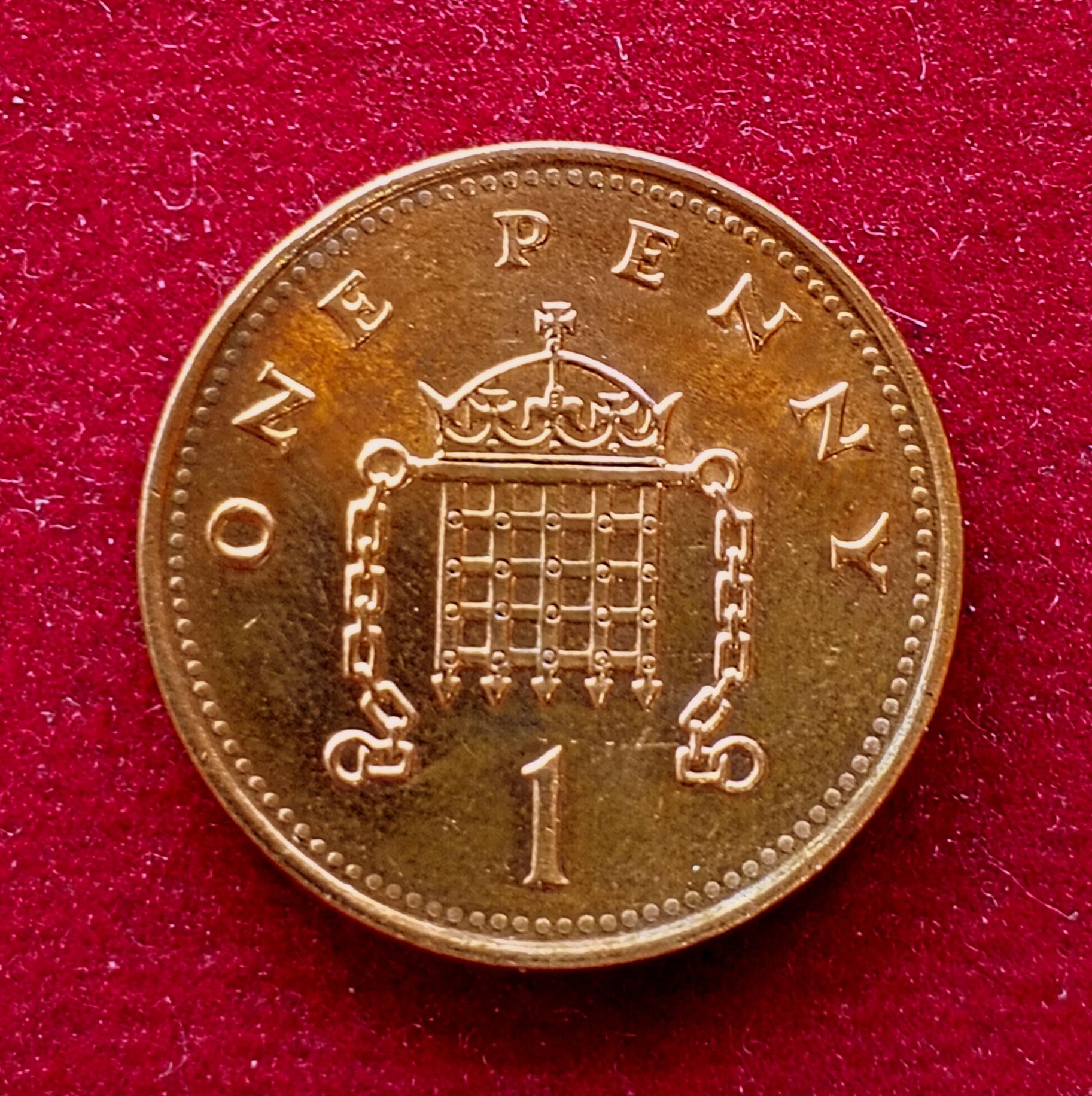 United Kingdom (UK) 1 New Penny Elizabeth II 2000 Coin