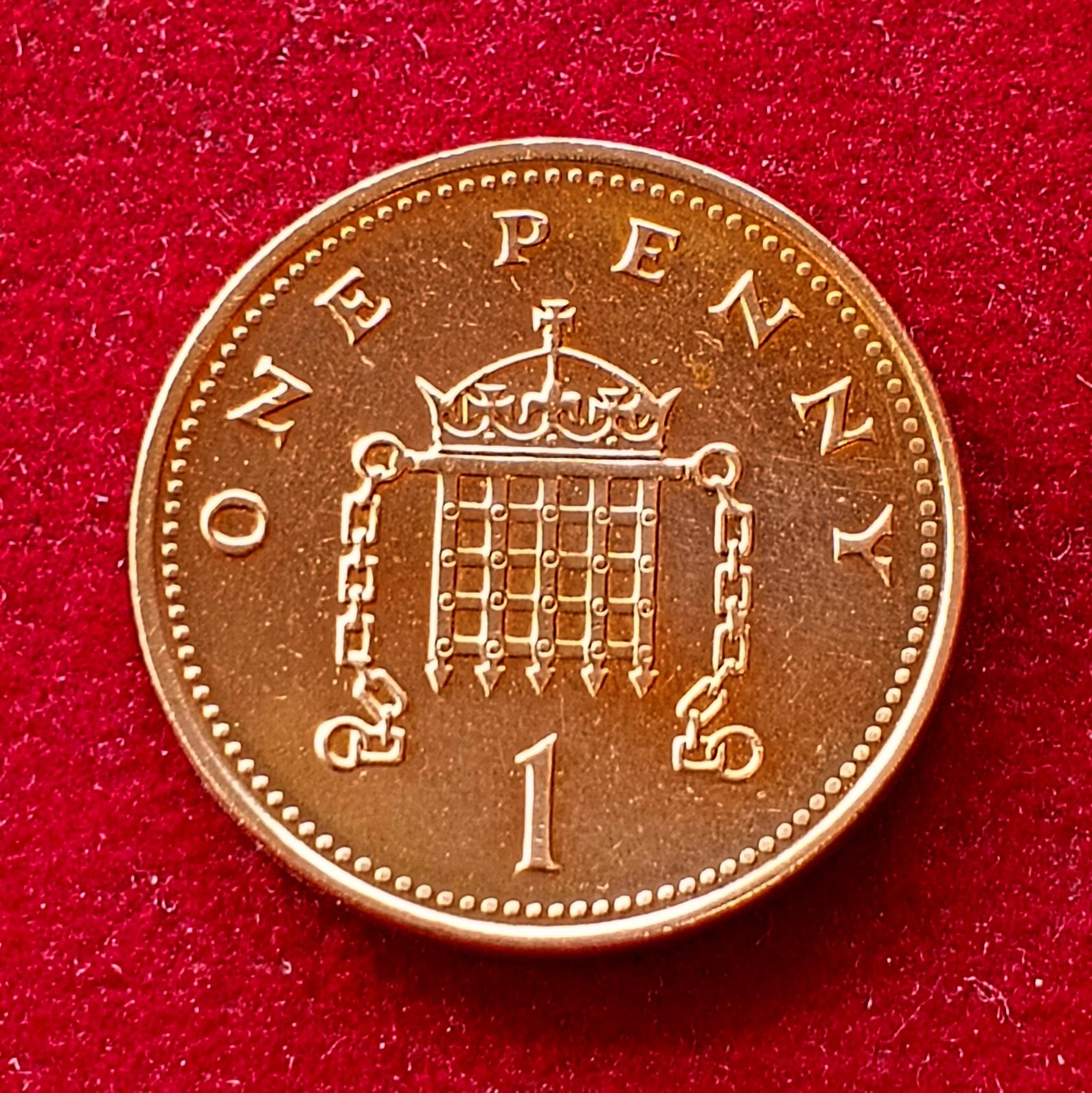 United Kingdom (UK) 1 New Penny Elizabeth II 2001 Coin