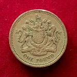 United Kingdom (UK) 1 Pound – Elizabeth II 1983 Royal Arms Coin