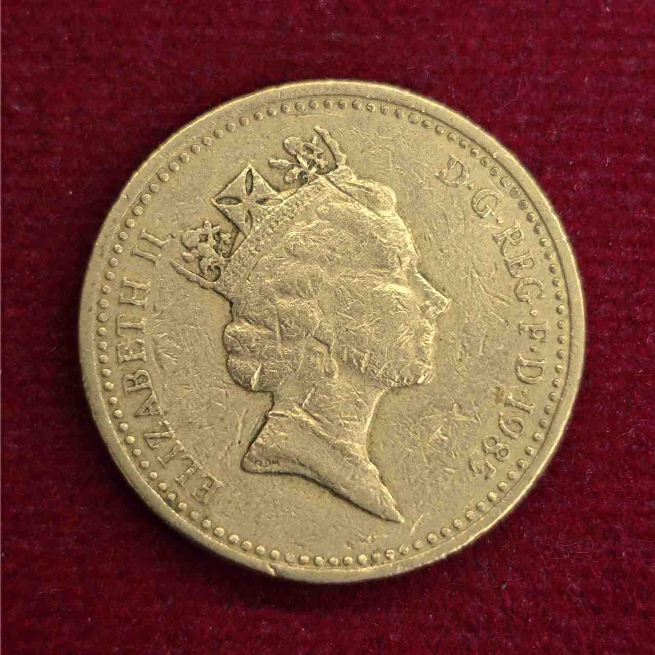 United Kingdom (UK) 1 Pound - Elizabeth II 3rd portrait 1985 Commemorative Coin