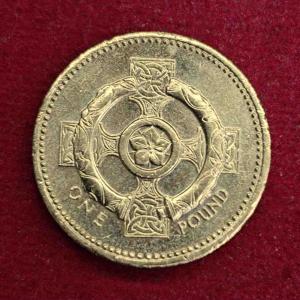 United Kingdom (UK) 1 Pound – Elizabeth II Northern Ireland Celtic Cross 1996 Commemorative Coin