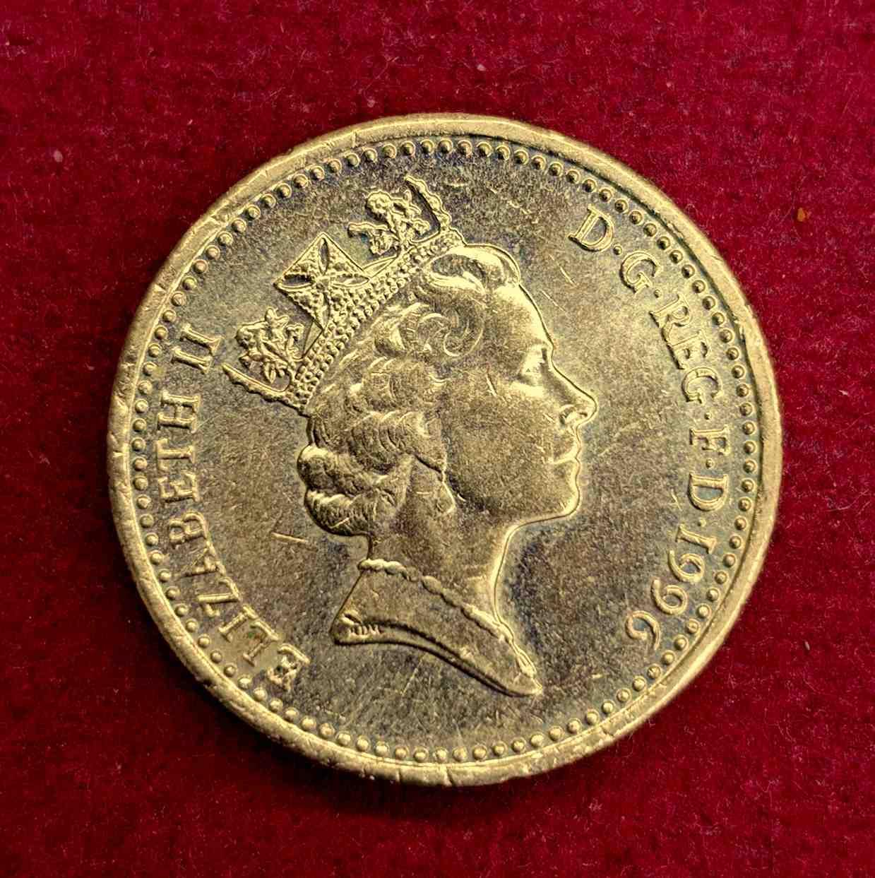 United Kingdom (UK) 1 Pound – Elizabeth II Northern Ireland Celtic Cross 1996 Commemorative Coin