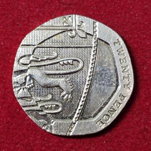 United Kingdom (UK) 20 Pence - Elizabeth II  Royal Shield 2010 Coin