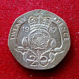 United Kingdom (UK) 20 Pence Elizabeth II 1987 Coin