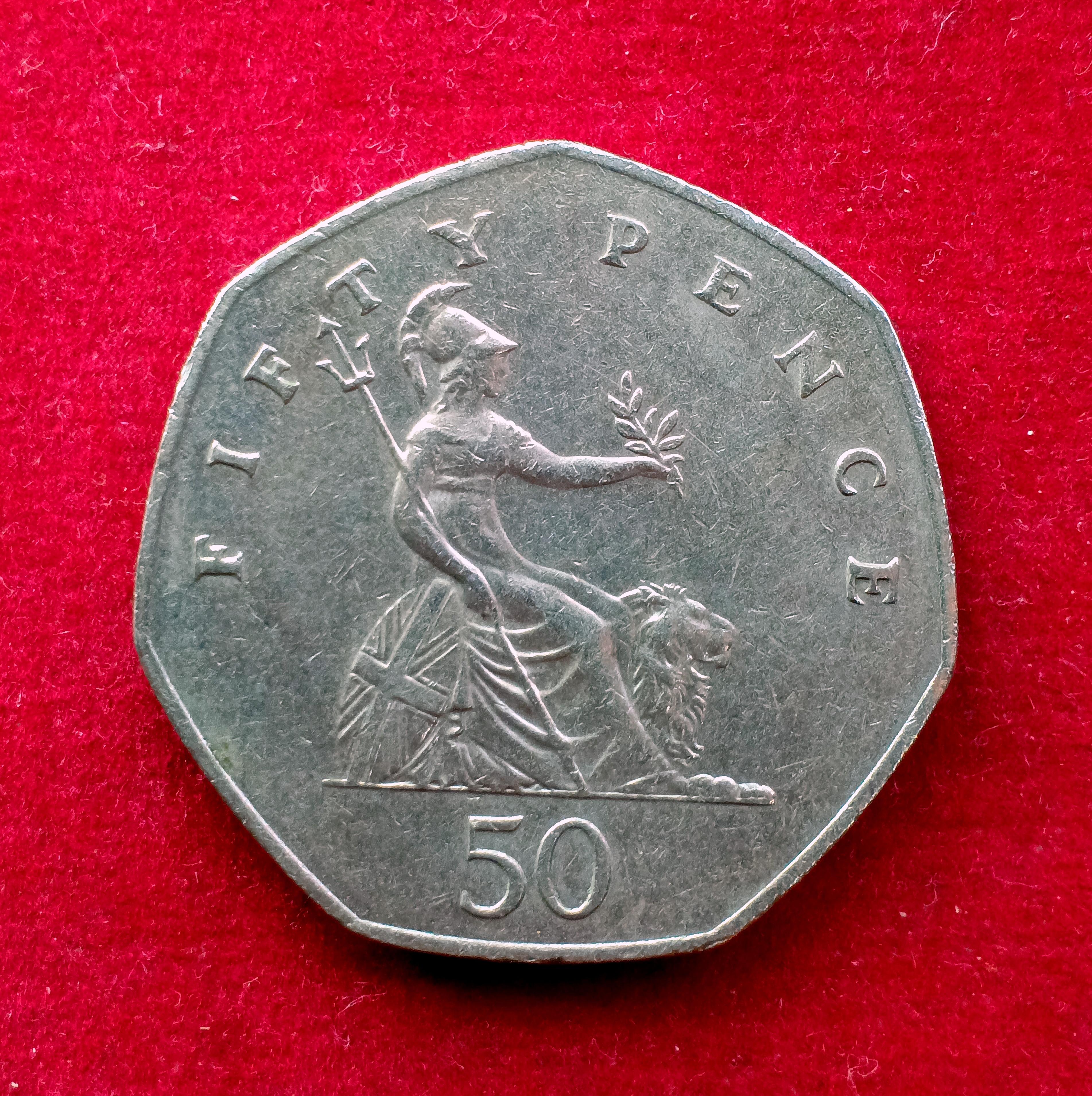 United Kingdom(UK) 50 Pence Elizabeth II 1982 Coin