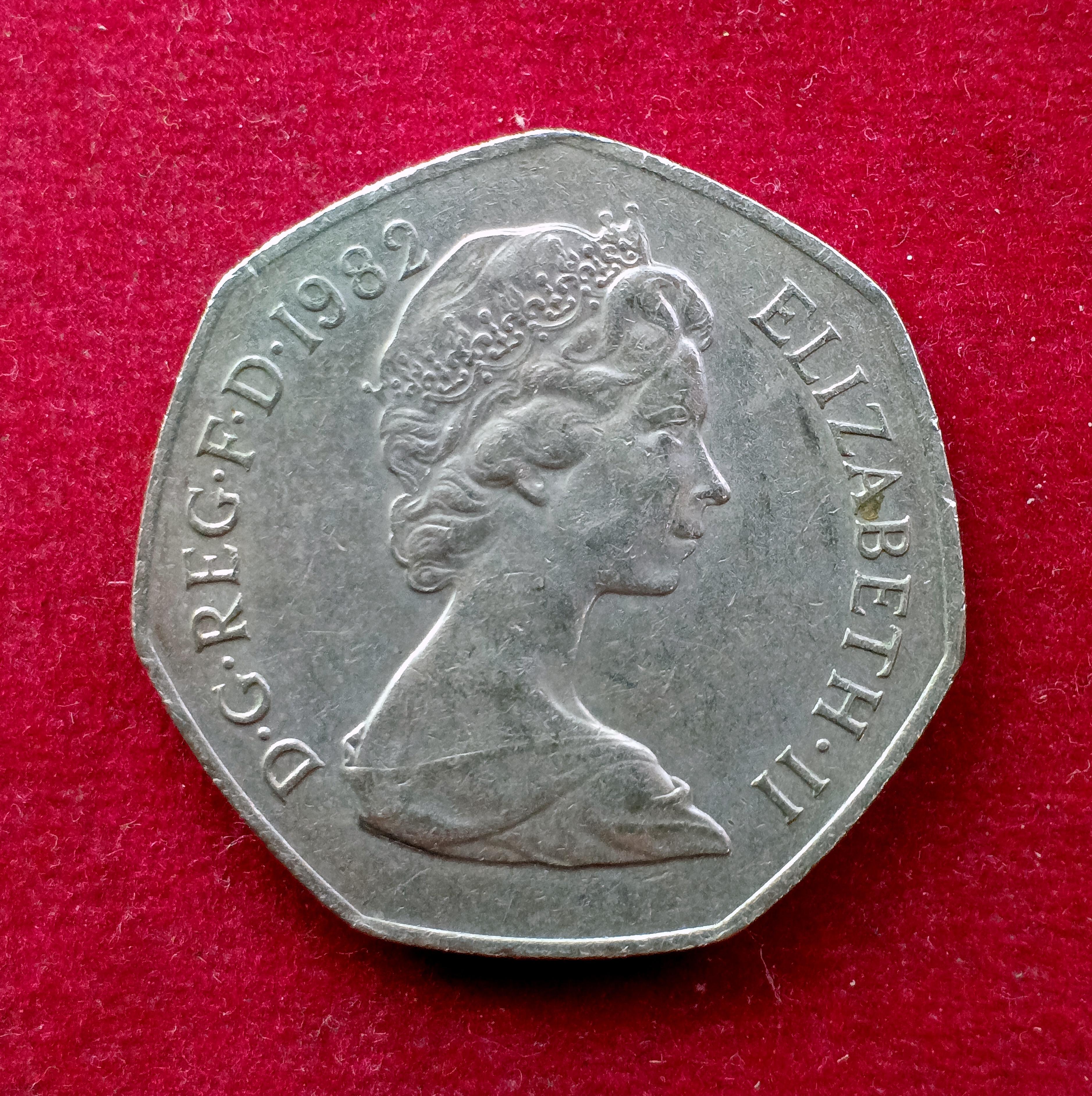 United Kingdom(UK) 50 Pence Elizabeth II 1982 Coin