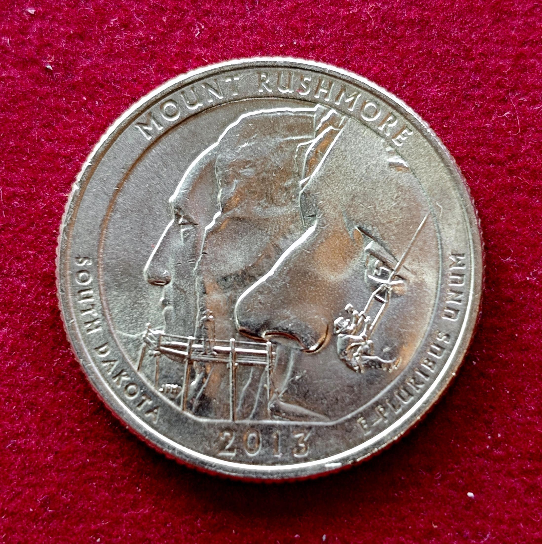 USA ( United States) 1/4  Dollar "Washington Quarter" Mount Rushmore 2013 Coin