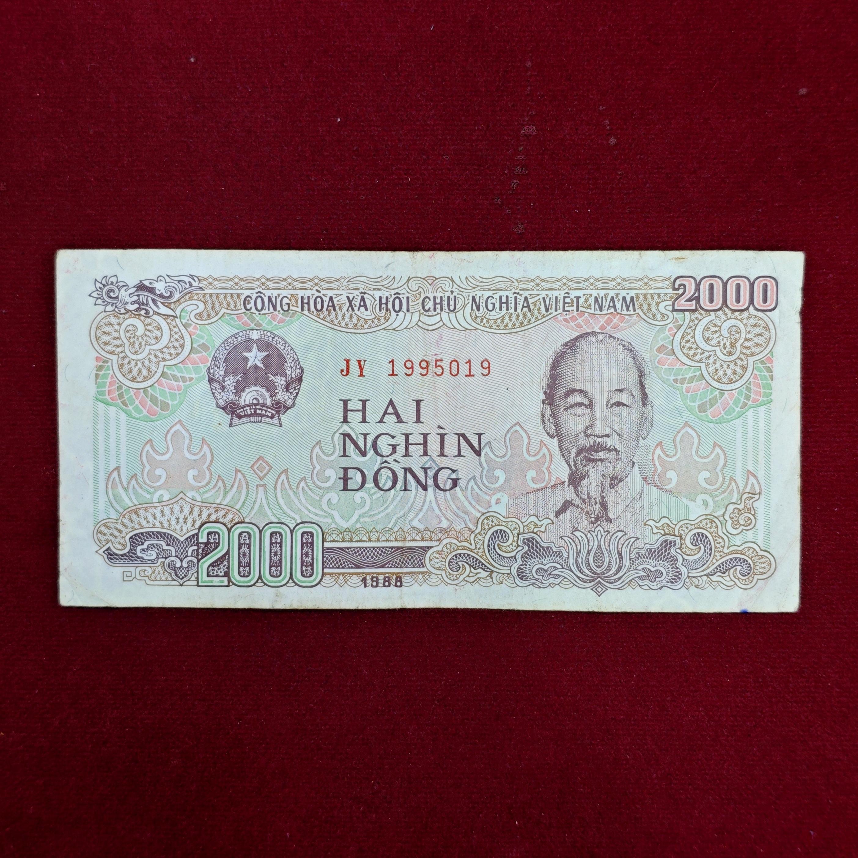 Vietnam 2000 Dong 1988 Banknote