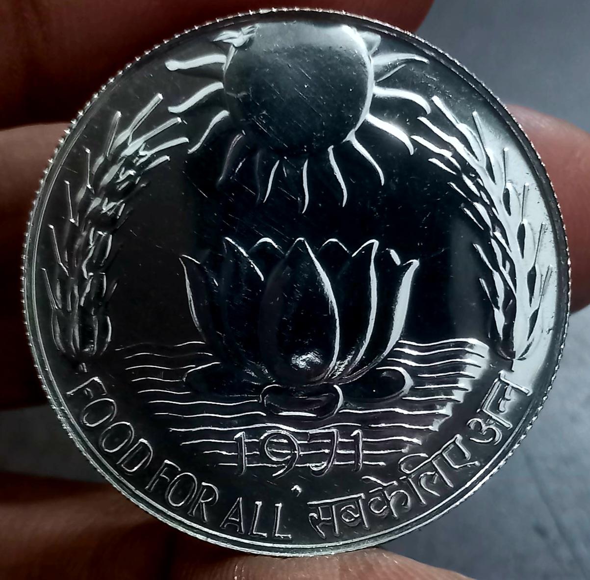 Rare 1971 sun lotus 10 rs silver coin unc condition